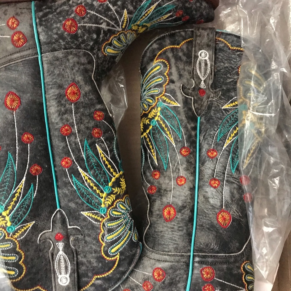 Macie Bean boots Never worn; NIB. 6.5 fit  7-7.5